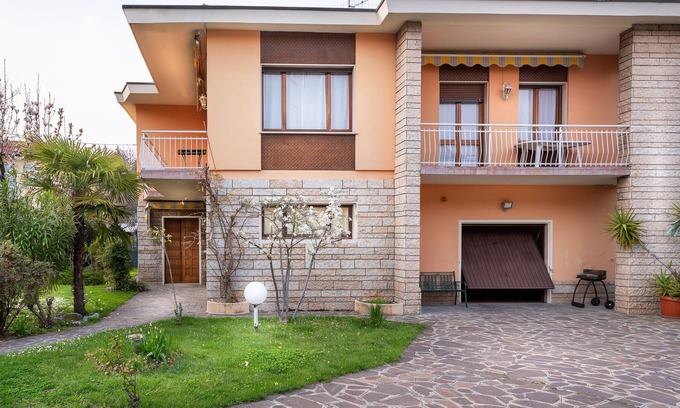 Cunettone-villa Villa | Charming with garden - Villa Laura