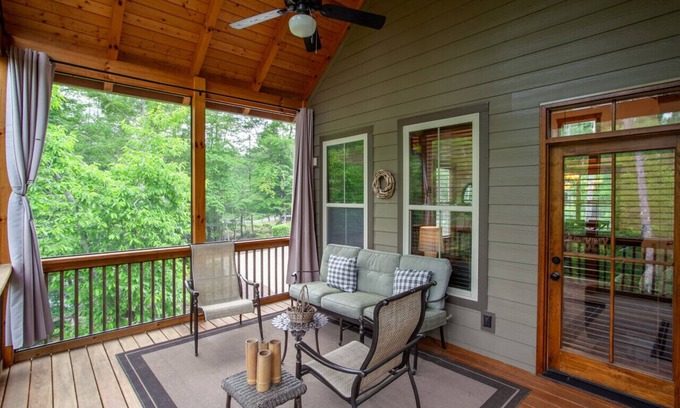Townsend Casa | Charming Woodland Retreat w/ Porch, Fireplace, Golf & Pool Access