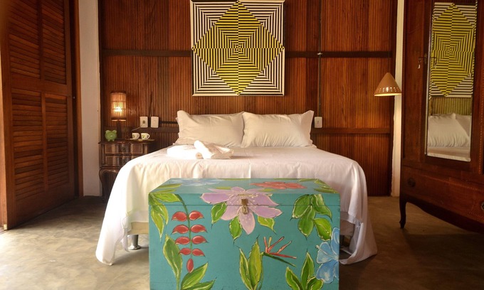 Barra Grande Casa | Charming Yellow Bungalow on Algodões Beach with full kitchen.