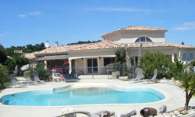 Pont-Saint-Esprit Villa | Encantadora villa a las puertas del Ardèche LUXE TRANQUILA, impresionante vista del viñedo