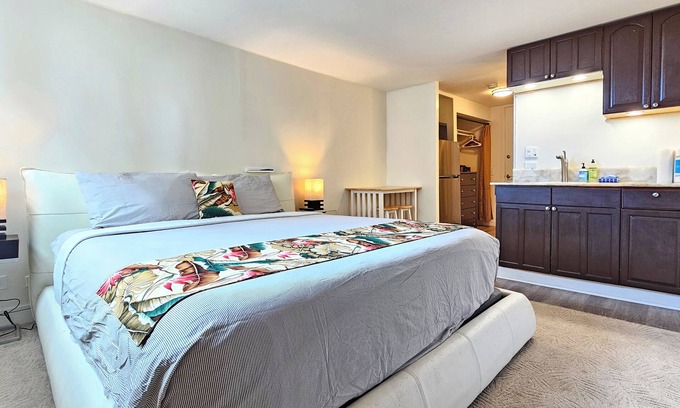Diamond Head - Kapahulu - St. Louis Apartamento | Charming10th Floor Cozy Studio w/Parking