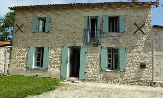 Nouvelle-Aquitaine Casa | Casa de piedra antigua con encanto renovado