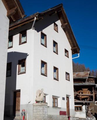 Ravaisch Casa | Chasa Anguel
