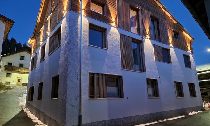 Ravaisch Apartamento | Chasa Siringia EG