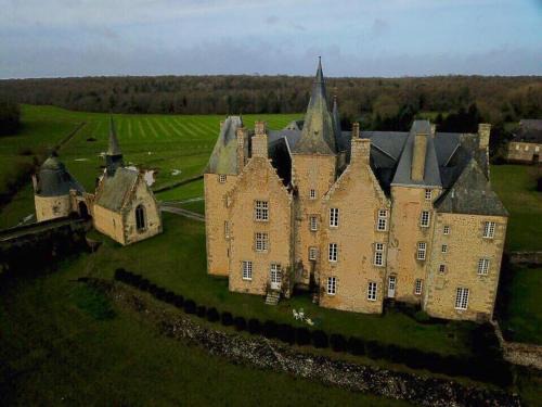 Montourtier Cama Y Desayuno | Chateau de Bourgon
