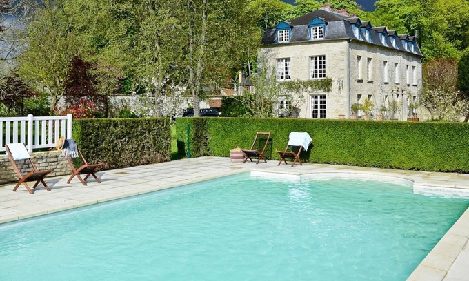 Ognon Otro | Chateau De Garmeaux - Ocho Habitaciones , Capacidad 17