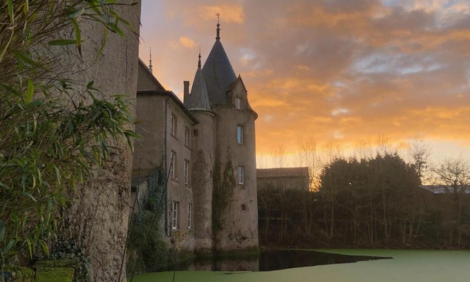 Saint-Hilaire-de-Loulay Casa | Chateau de la Preuille Gites