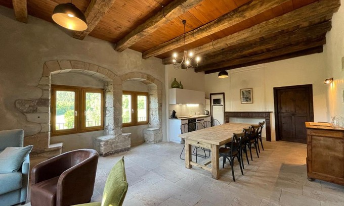 Marnhagues-et-Latour Apartamento | Chateau de Latour sur Sorgue