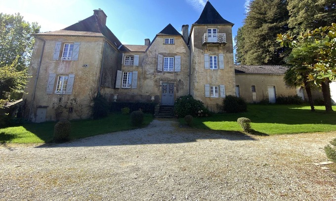 Anoye Otro | Chateau D'anoye