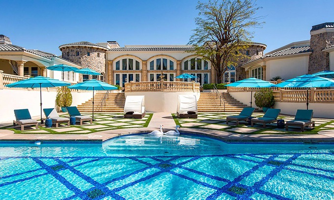 Rancho Mirage Casa | 'Chateau Dumont' 15 bedroom mansion