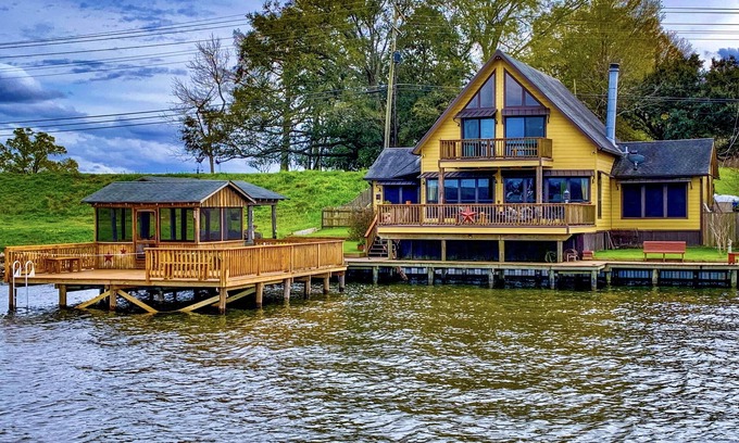 Oscar Casa | Château Jarreau en el río falso