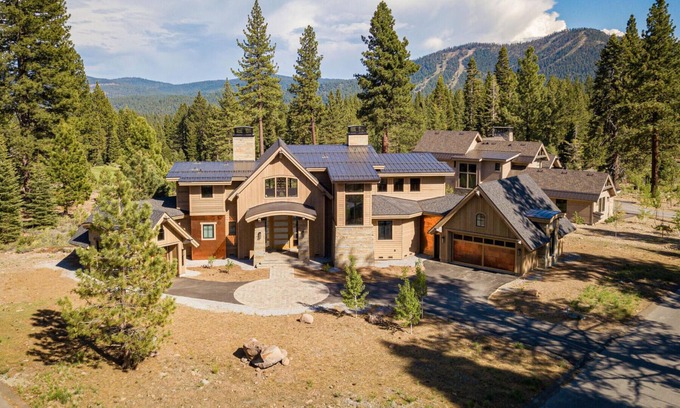 Ponderosa Palisades Casa | Chateau on Carson Range. Private Hot Tub, Golf & Exclusive Club Amenities!