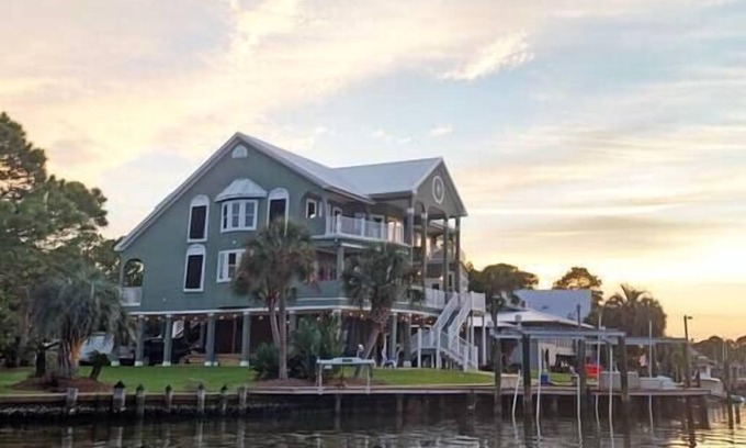 Dauphin Island Casa | Chateau on Colony Cove