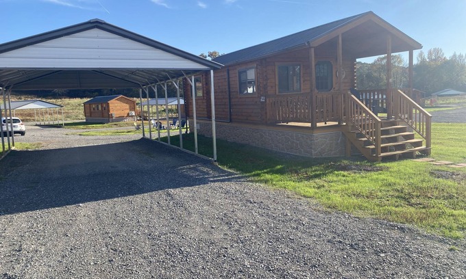 Scottsboro Cabina | CHATTERBAIT CABIN