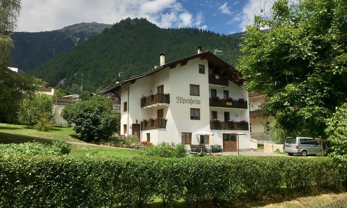 Tubre Apartamento | Chavalatsch vacation apartment with stunning views of the mountains