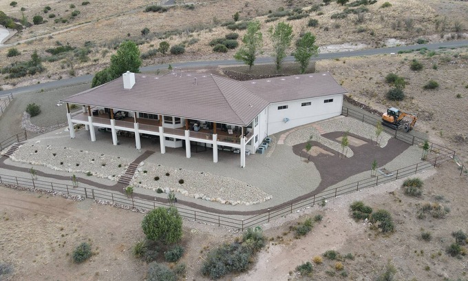 Williamson Otro | Cheaper and more comfortable than a hotel!
