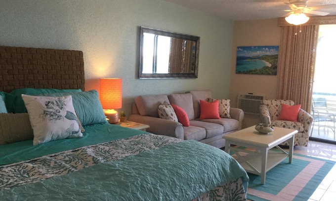 Bolongo Bay Apartamento | ¡VEA LA VISTA! Fantastic Affordable Oceanfront Studio - Escucha las olas