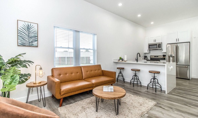 Tampa Casa | Cheerful 2-bedroom home with free parking/Wi-Fi