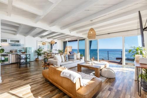 Eastern Malibu Casa | Cheerful 2 Bedroom With Best Sunset Views