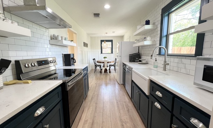 Keller Casa | Cheerful 3 Bedroom Old Town Keller Home