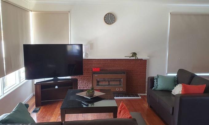 Reservoir Casa | Cheerful 4-bedroom House With Free Wifi
