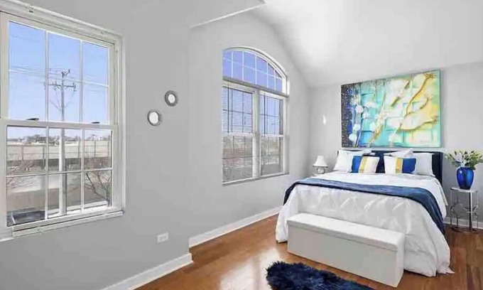 Washington Park Casa | Cheerful 4 bedroom smart home w/ indoor fireplace