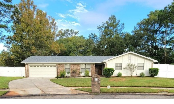 Southside Casa | Cheerful 4 bedroom home with a pool