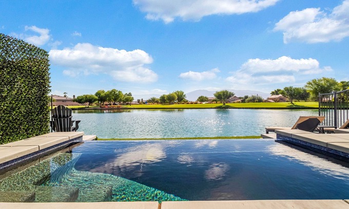 Indio Casa | Cheerful 4-bedroom vacation home with POOL