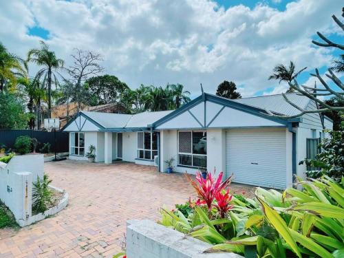 Hillcrest Casa | Cheerful 5 Bedroom Holiday Destination