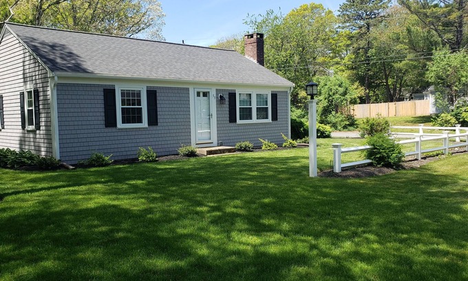 South Yarmouth Casa | Acogedor, alegre, limpio y recién renovado Home Menos de 5 minutos de la playa