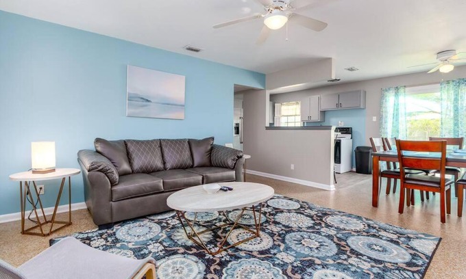 Sun Bay South Casa | Cheerful Cozy Cottage in South Tampa