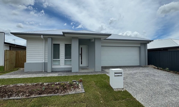 Park Ridge Casa | Cheerful Fantastic Newly built Home