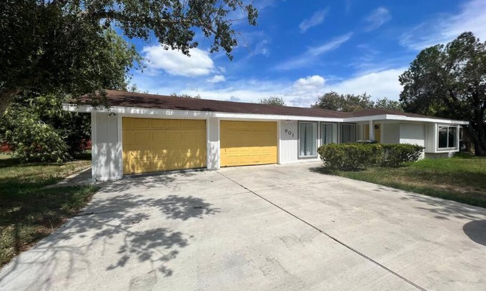Harlingen Casa | Cheerful Harlingen, TX Home Close to Everything!!