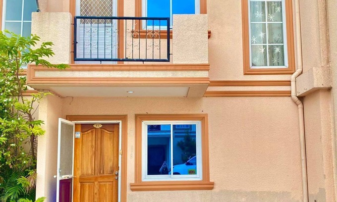 Bauang Villa | Cheerful Home Villa - Cheapest but Super Worth