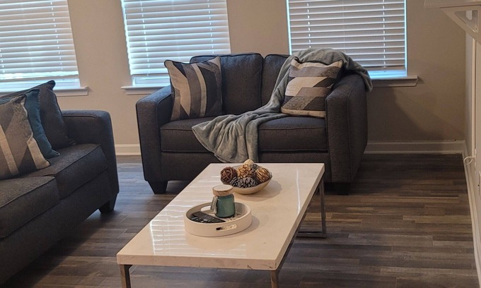 Riverdale Casa | Cheerful Newly Built Townhome Minutes from Atlanta International Airport ✈