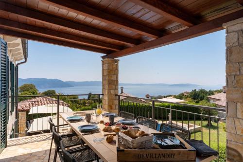 Ripenda Kosi Casa | Cheerful sea view villa Franka in a quiet location