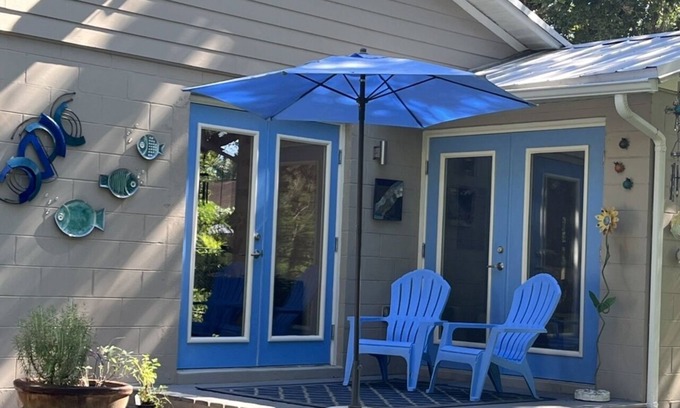 Ballast Point Casa | Cheerful South Tampa 4-bedroom home with free parking on premises
