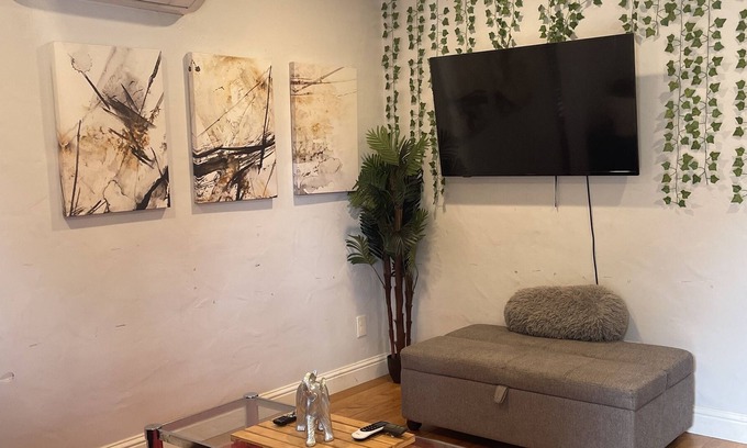 Modesto Casa | Cheerful Two Bedroom with Parking on Premises