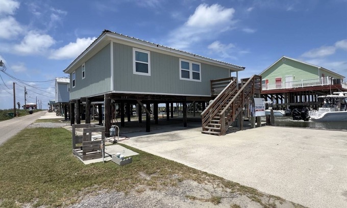 Golden Meadow Casa | Cheniere Landing - Boat Access - Island Realty