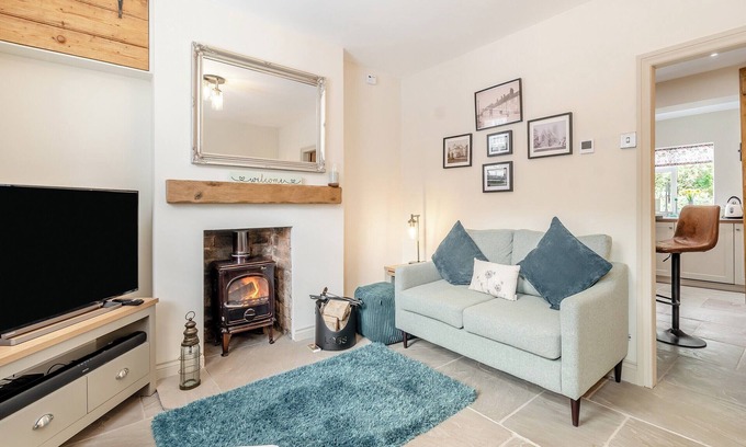 Cherry Burton Cabaña | Cherry Blossom Cottage