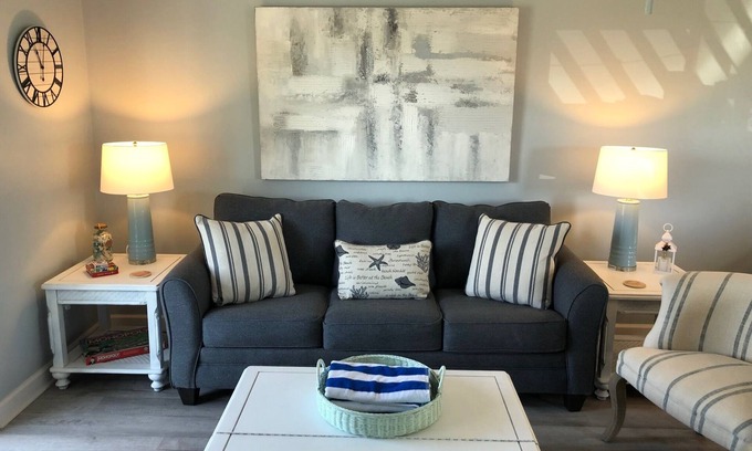 Cherry Grove Beach Condominio | Cherry Grove Condo - Close to everything!