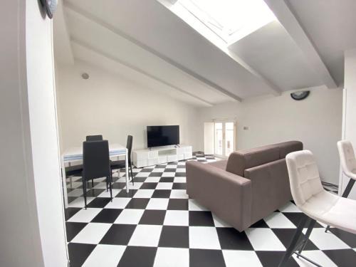Azzano Mella Apartamento | Chess House