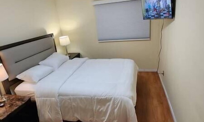 Winnipeg Apartamento | Chesskings Guest House - Unit 2 Notredame Avenue