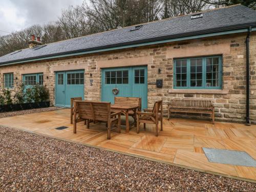 Hollow Meadows Casa | Chestnut Cottage