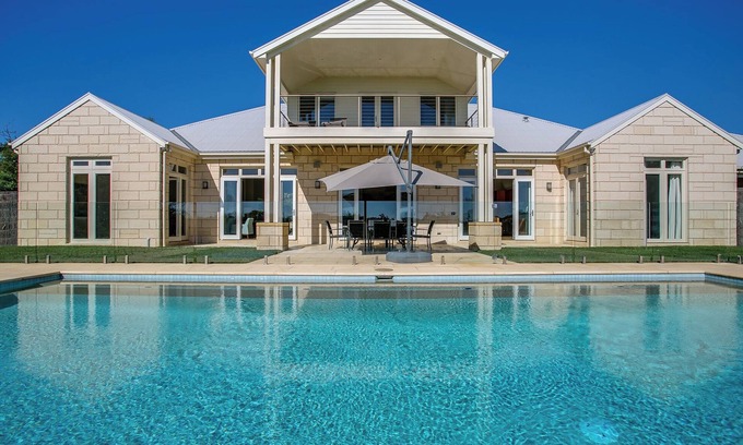 Portsea Casa | Cheviot Resort: 5 BR, 3 BA House in Portsea, Sleeps 12