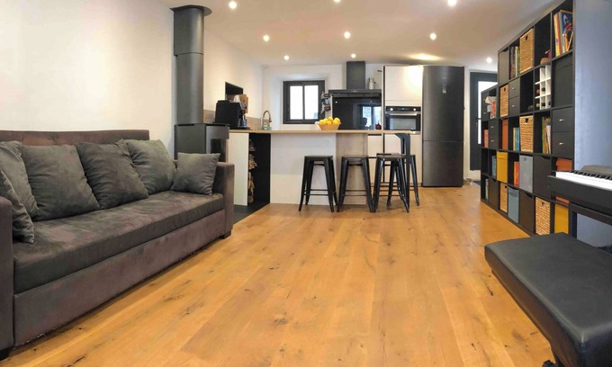 Nonza Casa | Chez Angelo - Beautiful, completely renovated family home in the heart of Nonza