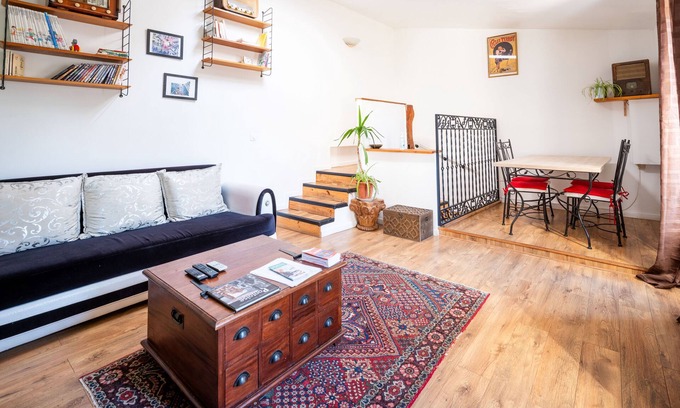 Quartier Canrobert Apartamento | Chez ma petite Reine, 2-room apartment, city center, near train station