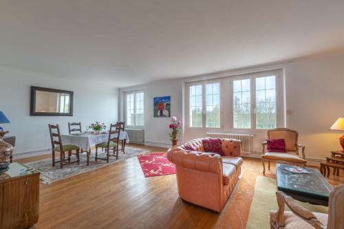La Ville-aux-Clercs Apartamento | Chez Maryse et Guy - Bel Appt pour 4 avec jardin