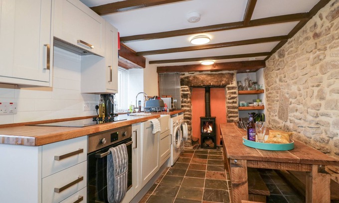 Pendeen Cabaña | CHI LOWEN, pet friendly, character holiday cottage in Pendeen