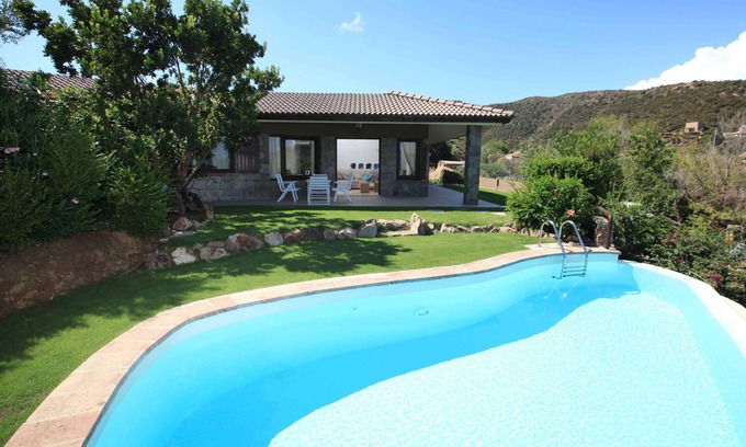 Chia Villa | CHIA HERMOSA VILLA CON PISCINA CON VISTAS AL MAR Y LA TORRE